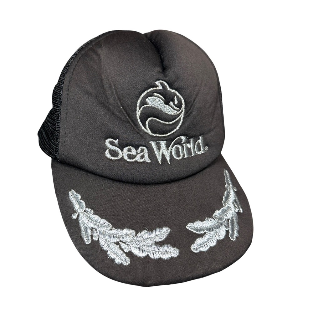Vintage 80s SeaWorld Trucker Hat Black Snapback Mesh Cap Silver Embroidery Logo